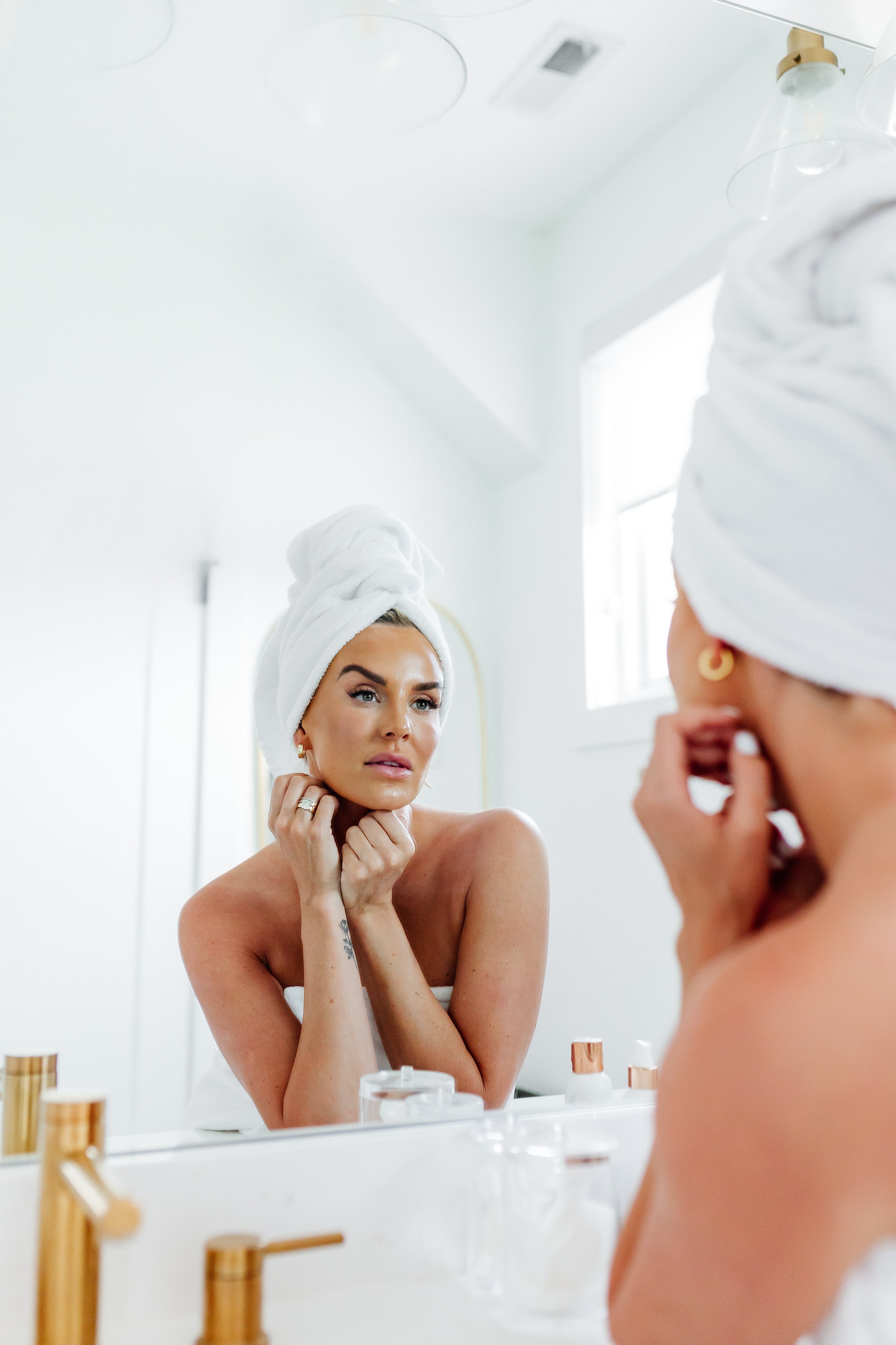 Whitney Rose Skincare, Wild Rose Beauty, RHOSLC, The Real Housewives of Salt Lake City, Whitney Rose Housewife, Natural Skincare, Skincare products, Skincare products that work, dry skin, anti-aging, wrinkles, dark spots, breakouts, skin redness